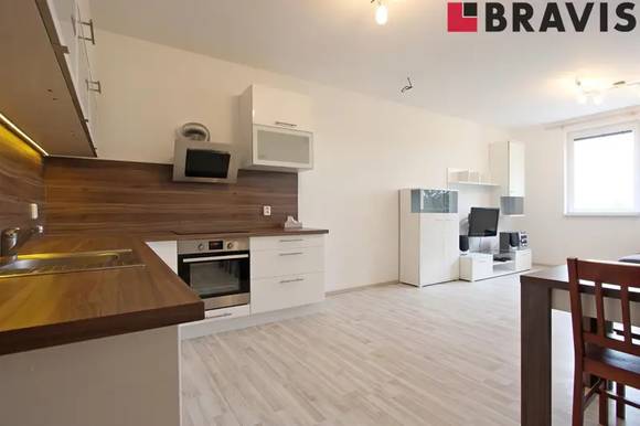 Pronájem zařízeného bytu 3+kk, ul. Lány, Brno - Bohunice, internet a TV, garáž, společná zahrada