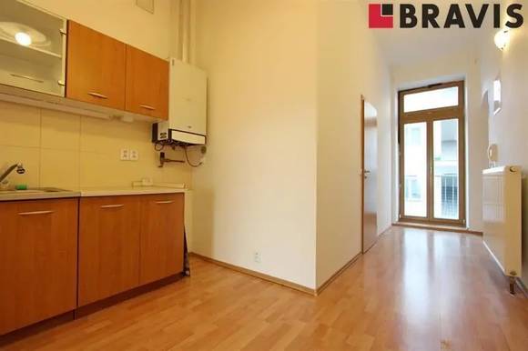 Pronájem slunného bytu 2+1, Červený Kopec, ul. Vinohrady, nezařízený, v blízkosti Spielberk Office Centre