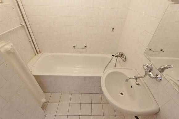 Pronájem bytu 1+1, Brno - centrum, ul. Kounicova, balkón, částečně zařízený, komora
