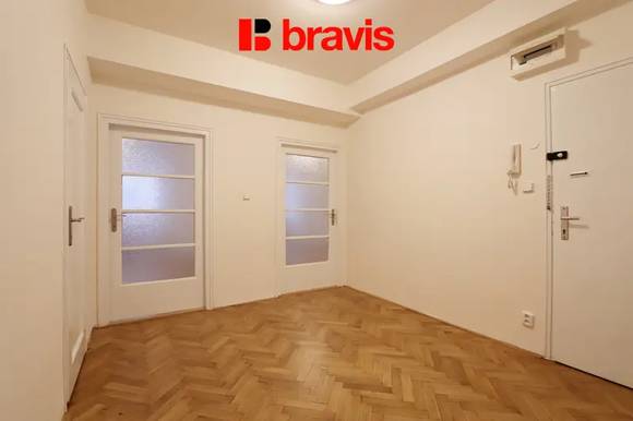 Pronájem bytu 2+1, Brno - střed, ul. Mezírka, 2x balkon, částečně zařízený