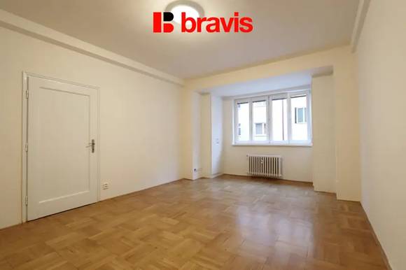 Pronájem bytu 2+1, Brno - střed, ul. Mezírka, 2x balkon, částečně zařízený