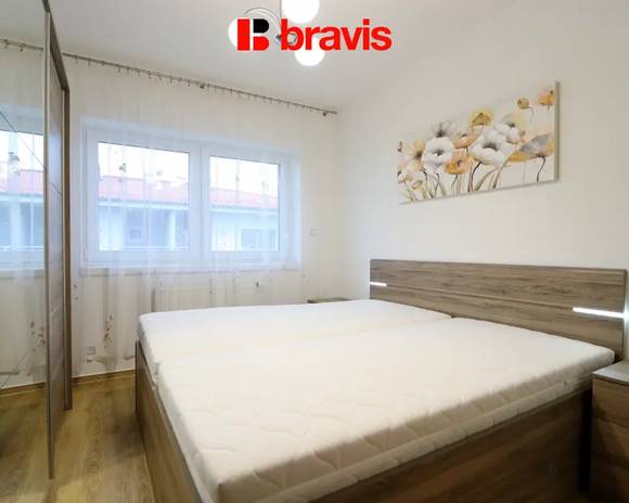 Pronájem novostavby bytu 2+kk, obec Kobylnice, parkování, sklep