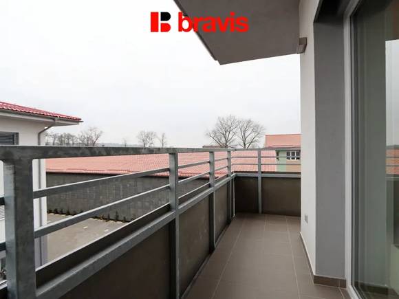 Pronájem novostavby bytu 2+kk, obec Kobylnice, parkování, sklep