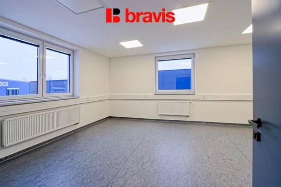 Podnájem kanceláře 29,7m² v nové administrativní budově v Popůvkách u Brna