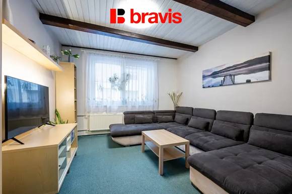 Prodej vícegeneračního rodinného domu 6+2, Brno - Žebětín, 2 samostatné jednotky, garáž, dílna, klidná lokalita