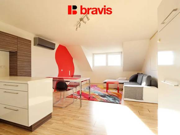 Pronájem zařízeného bytu 4+kk, ul. Lány, Brno - Bohunice, internet, garáž, společná zahrada
