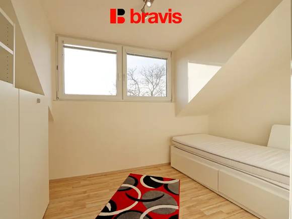 Pronájem zařízeného bytu 4+kk, ul. Lány, Brno - Bohunice, internet, garáž, společná zahrada
