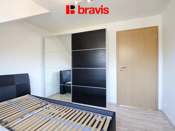 Pronájem zařízeného bytu 4+kk, ul. Lány, Brno - Bohunice, internet, garáž, společná zahrada