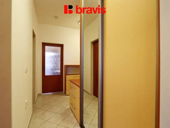 Pronájem bytu 2+kk, Brno - Líšeň, ul. Otiskova, částečně zařízený, balkon, sklep