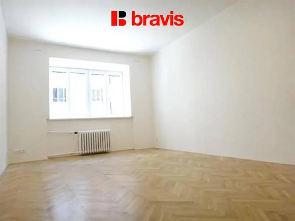 Pronájem bytu 1+1, Brno - centrum, ul. Mezírka, spíž, šatna, částečně zařízený