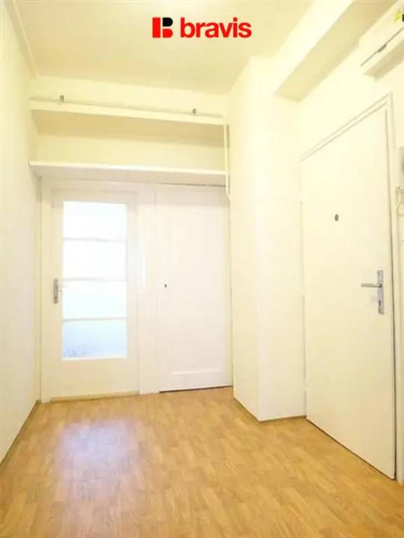 Pronájem bytu 1+1, Brno - centrum, ul. Mezírka, spíž, šatna, částečně zařízený