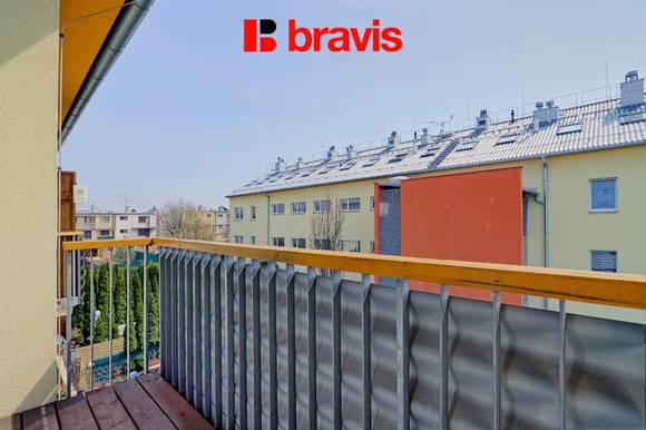 Prodej velmi pěkného bytu 2+kk, Brno - Slatina, zařízený, vyhrazené parkování, balkon