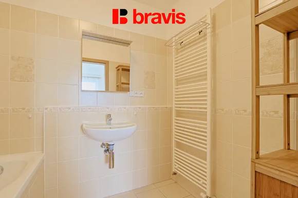 Prodej velmi pěkného bytu 2+kk, Brno - Slatina, zařízený, vyhrazené parkování, balkon