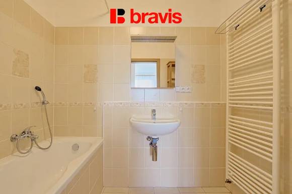 Prodej velmi pěkného bytu 2+kk, Brno - Slatina, zařízený, vyhrazené parkování, balkon