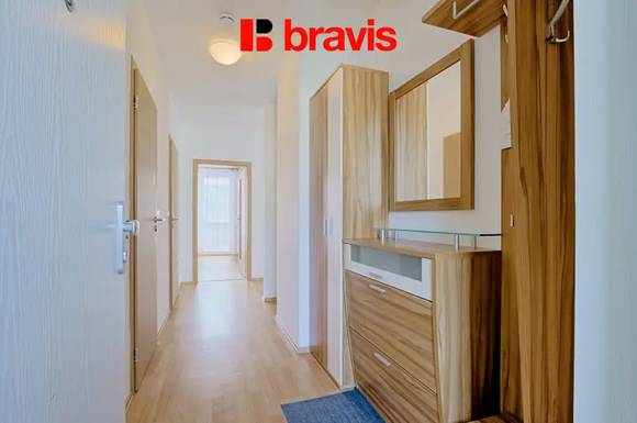 Prodej velmi pěkného bytu 2+kk, Brno - Slatina, zařízený, vyhrazené parkování, balkon