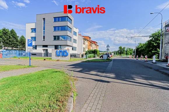 Pronájem moderní kanceláře, 50m2, ul. Jundrovská, Brno - Komín, možnost parkování