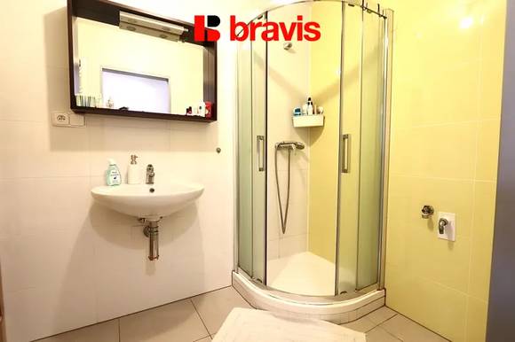 Pronájem velmi pěkného bytu 1+kk s terasou, Brno - Staré Brno, ul. Rybářská, nezařízený