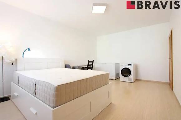 Pronájem bytu 2+kk, Brno - Medlánky, ul. Podpěrova, terasa, výtah, parkování, vnitřní lodžie