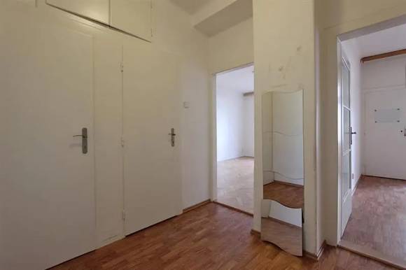 Pronájem bytu 1+1, Brno - střed, ul. Kounicova, balkon, částečně zařízený