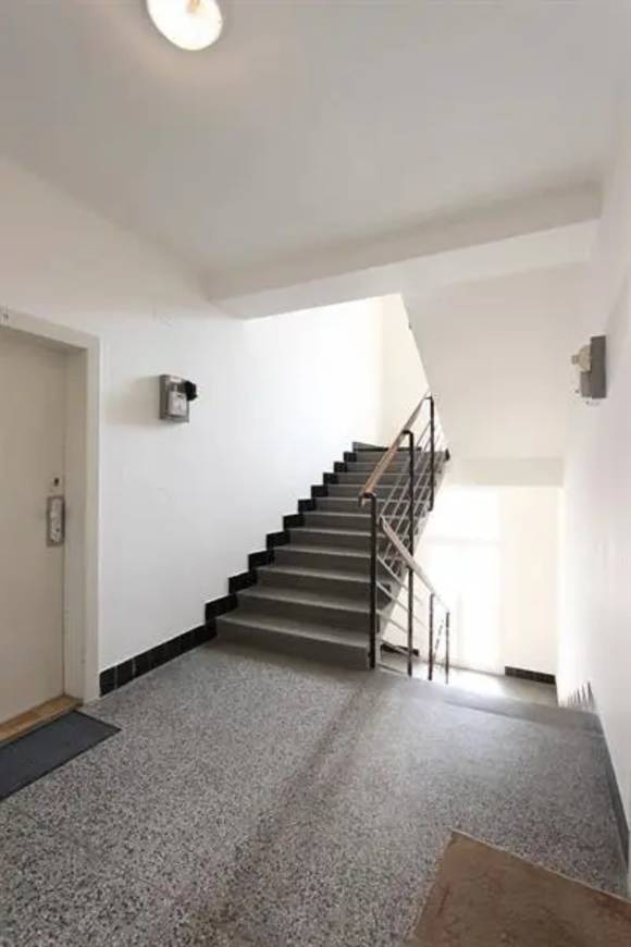 Pronájem bytu 1+1, Brno - střed, ul. Kounicova, balkon, částečně zařízený