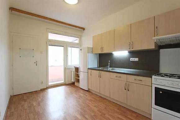 Pronájem bytu 1+1, Brno - střed, ul. Kounicova, balkon, částečně zařízený