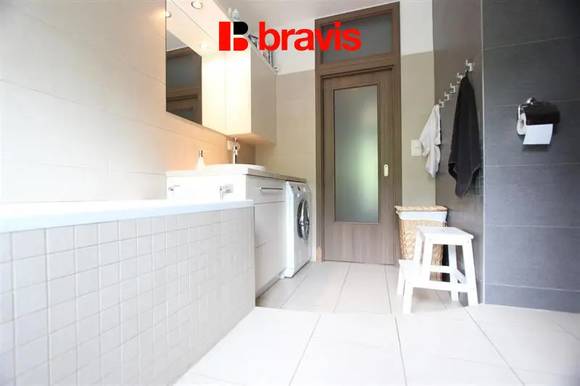 Pronájem slunného bytu 2+kk, Brno - střed, ul. Úvoz, 72,2 m2, zařízený, balkon, komora, klimatizace, klidné bydlení v blízkosti centra