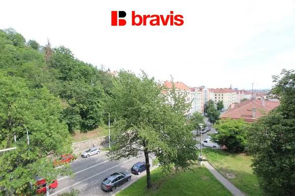 Pronájem slunného bytu 2+kk, Brno - střed, ul. Úvoz, 72,2 m2, zařízený, balkon, komora, klimatizace, klidné bydlení v blízkosti centra