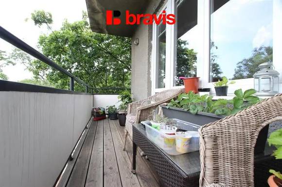 Pronájem slunného bytu 2+kk, Brno - střed, ul. Úvoz, 72,2 m2, zařízený, balkon, komora, klimatizace, klidné bydlení v blízkosti centra