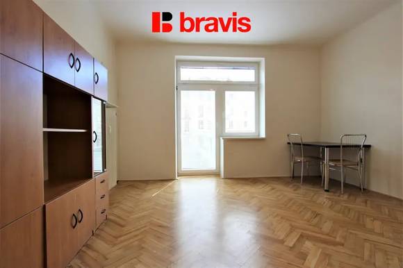 Pronájem bytu 1+kk, Brno - střed, ul. Kounicova, částečně zařízený, balkon