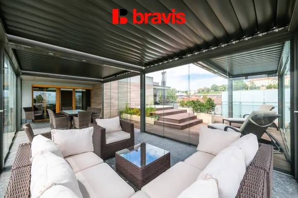 Pronájem luxusního mezonetového bytu 3+kk, ul. Soukenická, Brno - Staré Brno, vybavený, balkon, terasa, vířivka, 2x parkování