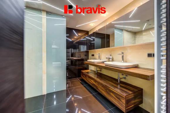 Pronájem luxusního mezonetového bytu 3+kk, ul. Soukenická, Brno - Staré Brno, vybavený, balkon, terasa, vířivka, 2x parkování