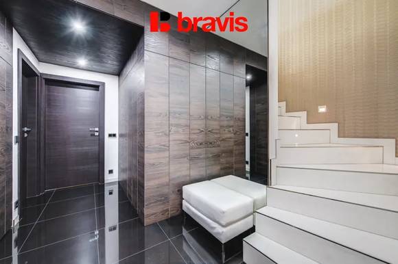 Pronájem luxusního mezonetového bytu 3+kk, ul. Soukenická, Brno - Staré Brno, vybavený, balkon, terasa, vířivka, 2x parkování