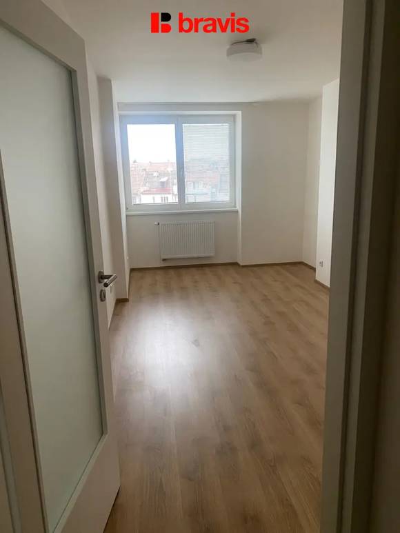 Pronájem zrekonstruovaného bytu 2+kk, ul.Srbská, Brno - Královo Pole, se zahradou ve vnitrobloku