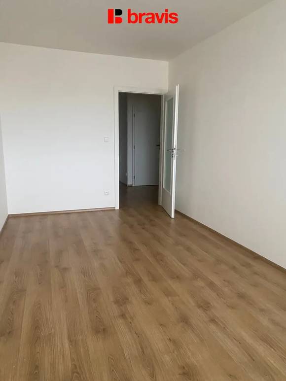 Pronájem zrekonstruovaného bytu 2+kk, ul.Srbská, Brno - Královo Pole, se zahradou ve vnitrobloku
