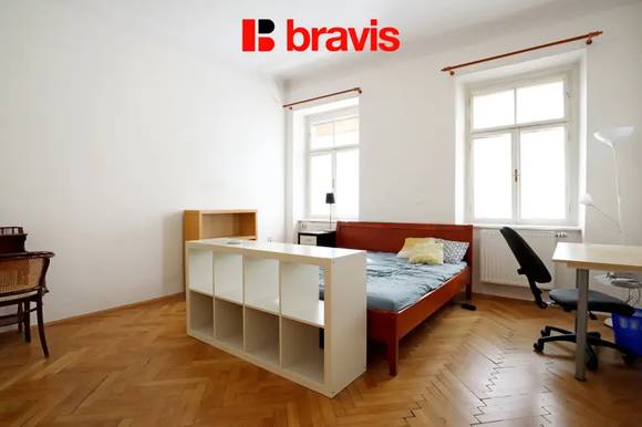Pronájem prostorného bytu 3+1, ulice Solniční, Brno - centrum, zařízený.