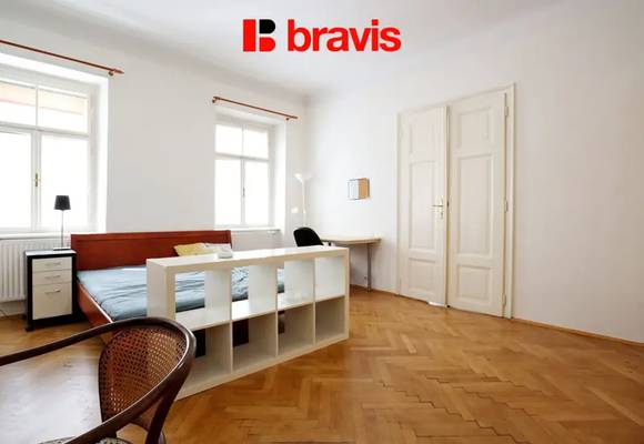 Pronájem prostorného bytu 3+1, ulice Solniční, Brno - centrum, zařízený.