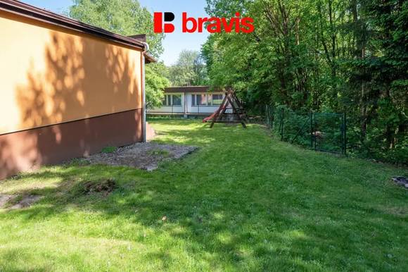 Investiční rekreační objekt u přehrady Pastviny, 2 samostatné apartmány, zavedená klientela, velmi dobrý stav