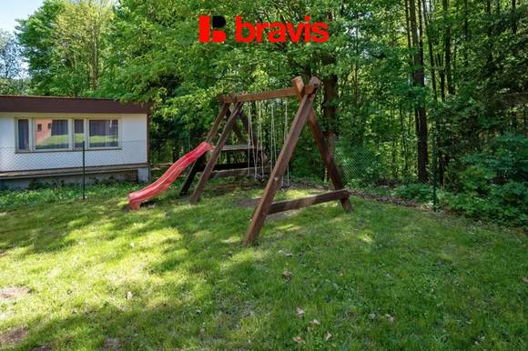 Investiční rekreační objekt u přehrady Pastviny, 2 samostatné apartmány, zavedená klientela, velmi dobrý stav