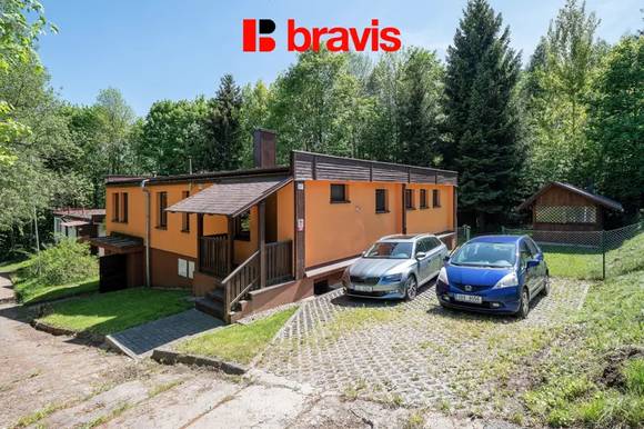 Investiční rekreační objekt u přehrady Pastviny, 2 samostatné apartmány, zavedená klientela, velmi dobrý stav