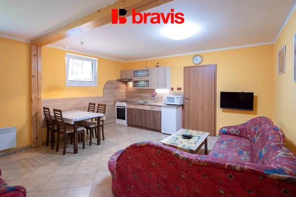 Investiční rekreační objekt u přehrady Pastviny, 2 samostatné apartmány, zavedená klientela, velmi dobrý stav