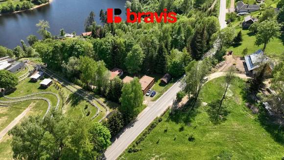 Investiční rekreační objekt u přehrady Pastviny, 2 samostatné apartmány, zavedená klientela, velmi dobrý stav