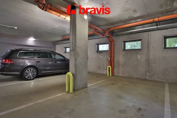 Pronájem garážové stání, 13 m² - Brno - Černá Pole
