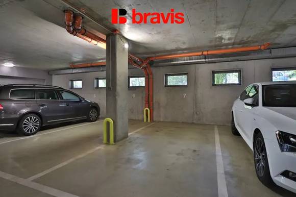 Pronájem garážové stání, 13 m² - Brno - Černá Pole