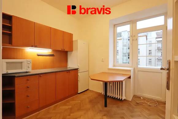 Pronájem bytu 1+1, Brno - střed, ul. Mezírka, balkon, šatna, částečně zařízený