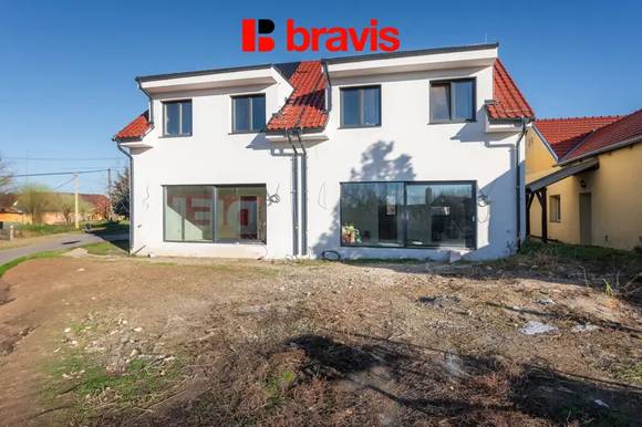 Prodej rodinného domu 4+kk (Dům B), obec Vlasatice, Brno-venkov, novostavba, solární panely