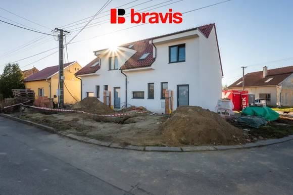 Prodej rodinného domu 4+kk (Dům B), obec Vlasatice, Brno-venkov, novostavba, solární panely