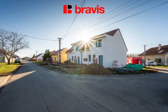 Prodej rodinného domu 4+kk (Dům B), obec Vlasatice, Brno-venkov, novostavba, solární panely