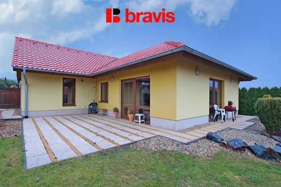Pronájem RD 4+kk, Moravany u Brna, novostavba, zahrada, terasa, garáž, šatna