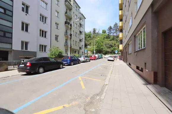 Podnájem částečně zařízeného bytu 3+1, ul. Stojanova, Brno - střed, lodžie, pracovna, komora, sklep