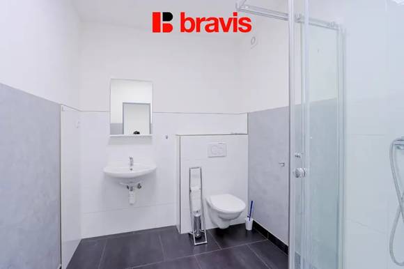 Podnájem kanceláře 29,5m² v nové administrativní budově v Popůvkách u Brna